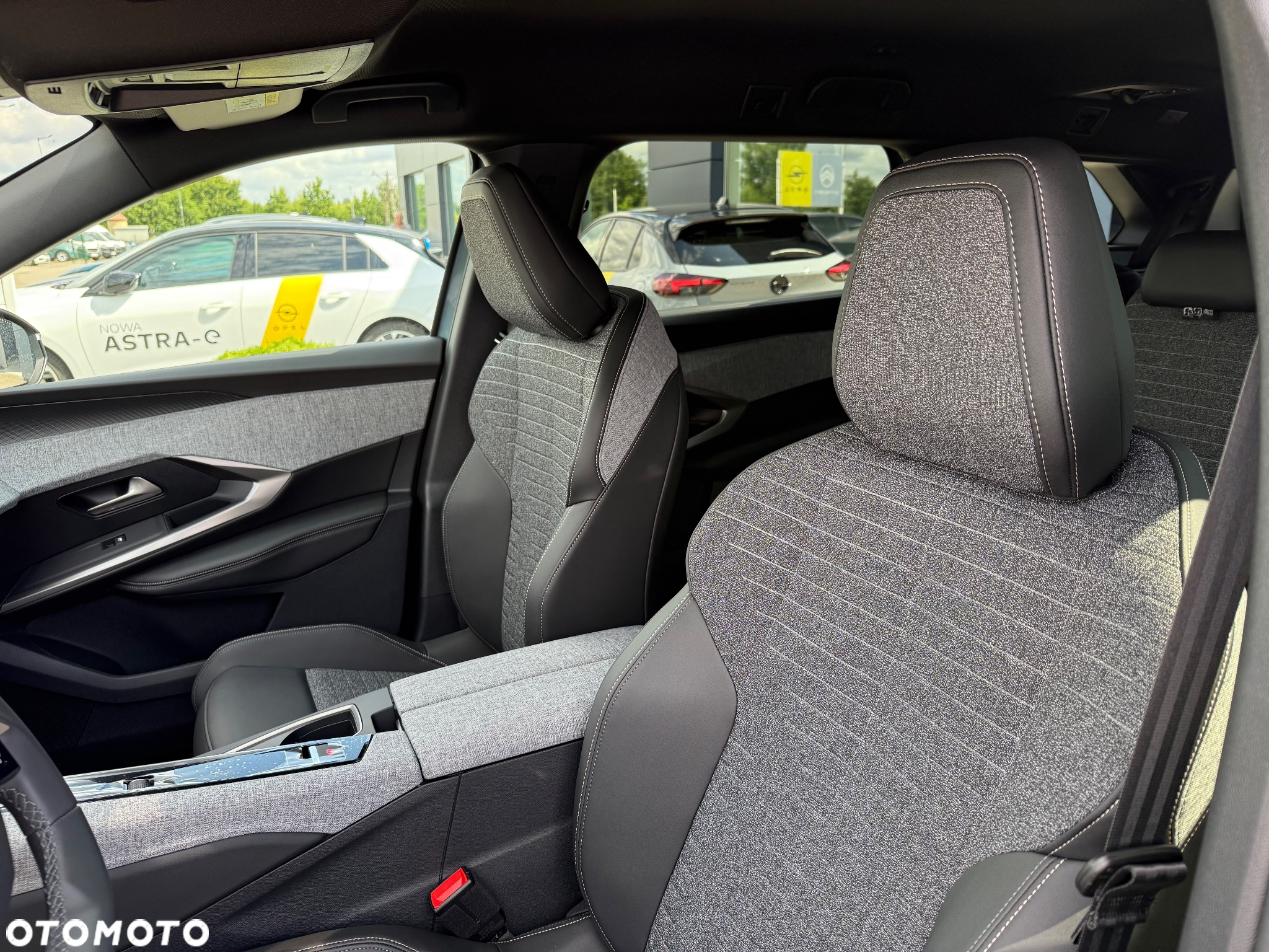 Peugeot 5008 1.2 PureTech mHEV Allure S&S e-DCS6 - 13