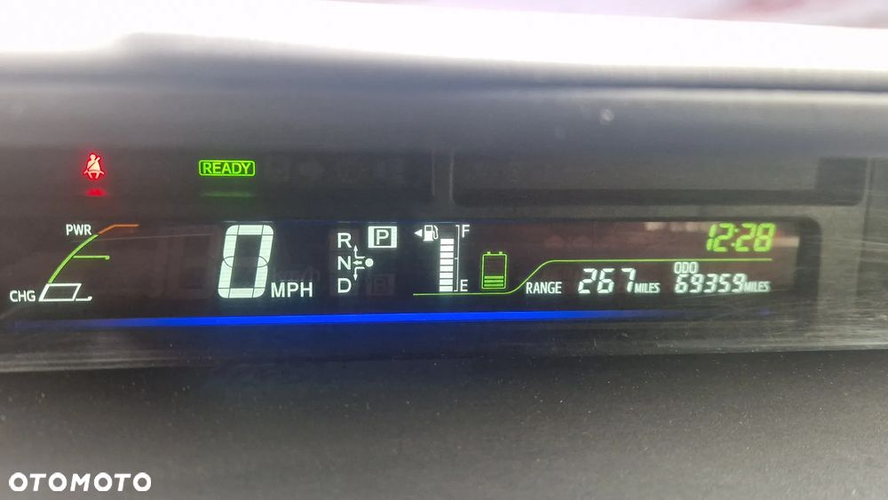 Toyota Prius (Hybrid) - 10