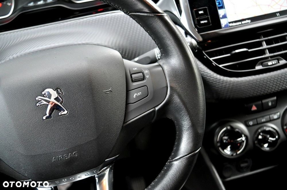 Peugeot 2008 1.2 Pure Tech Active S&S - 19