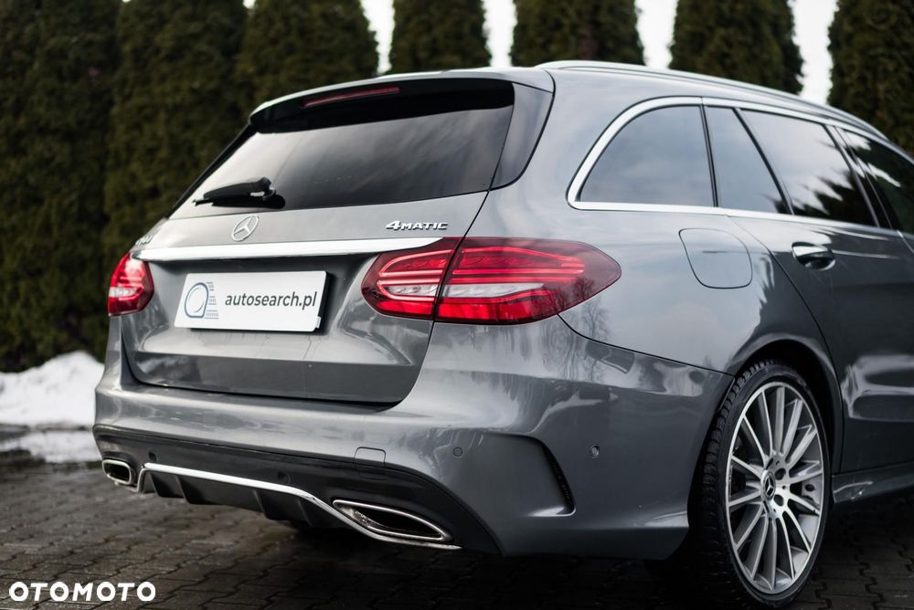Mercedes-Benz Klasa C 400 4MATIC 9G-TRONIC - 38