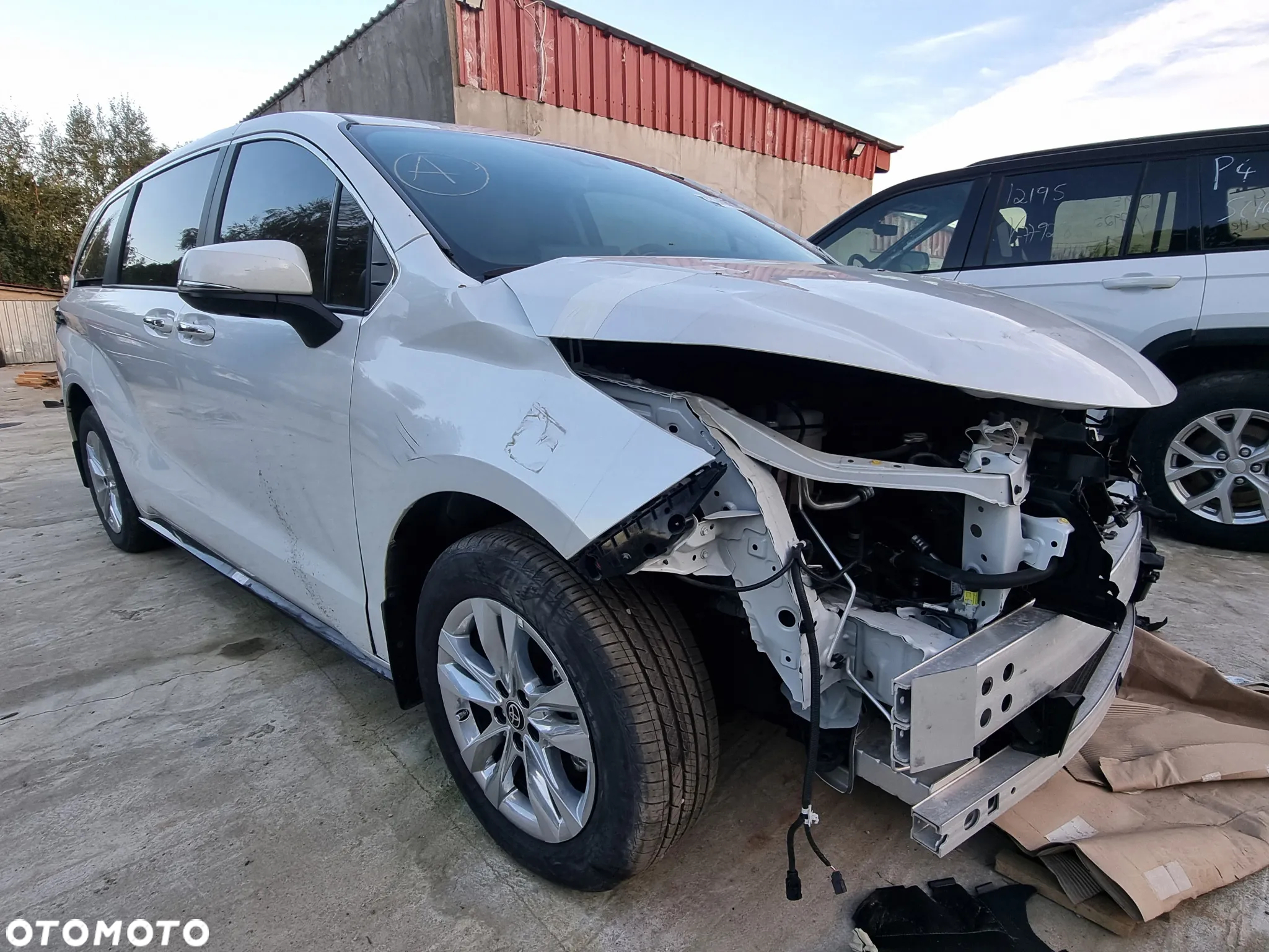 Toyota Sienna - 2