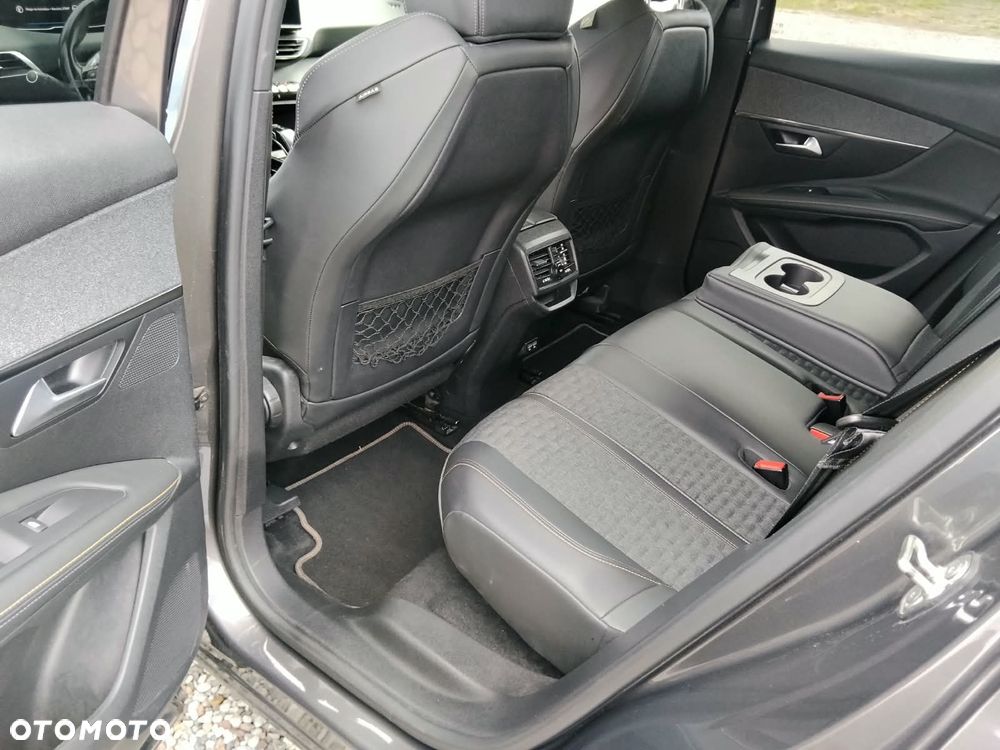 Peugeot 3008 BlueHDi 130 Stop & Start EAT8 Roadtrip - 16