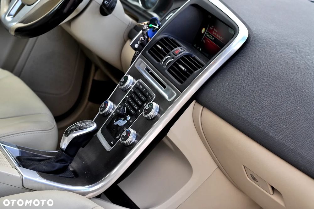 Volvo XC 60 D4 AWD Summum - 19