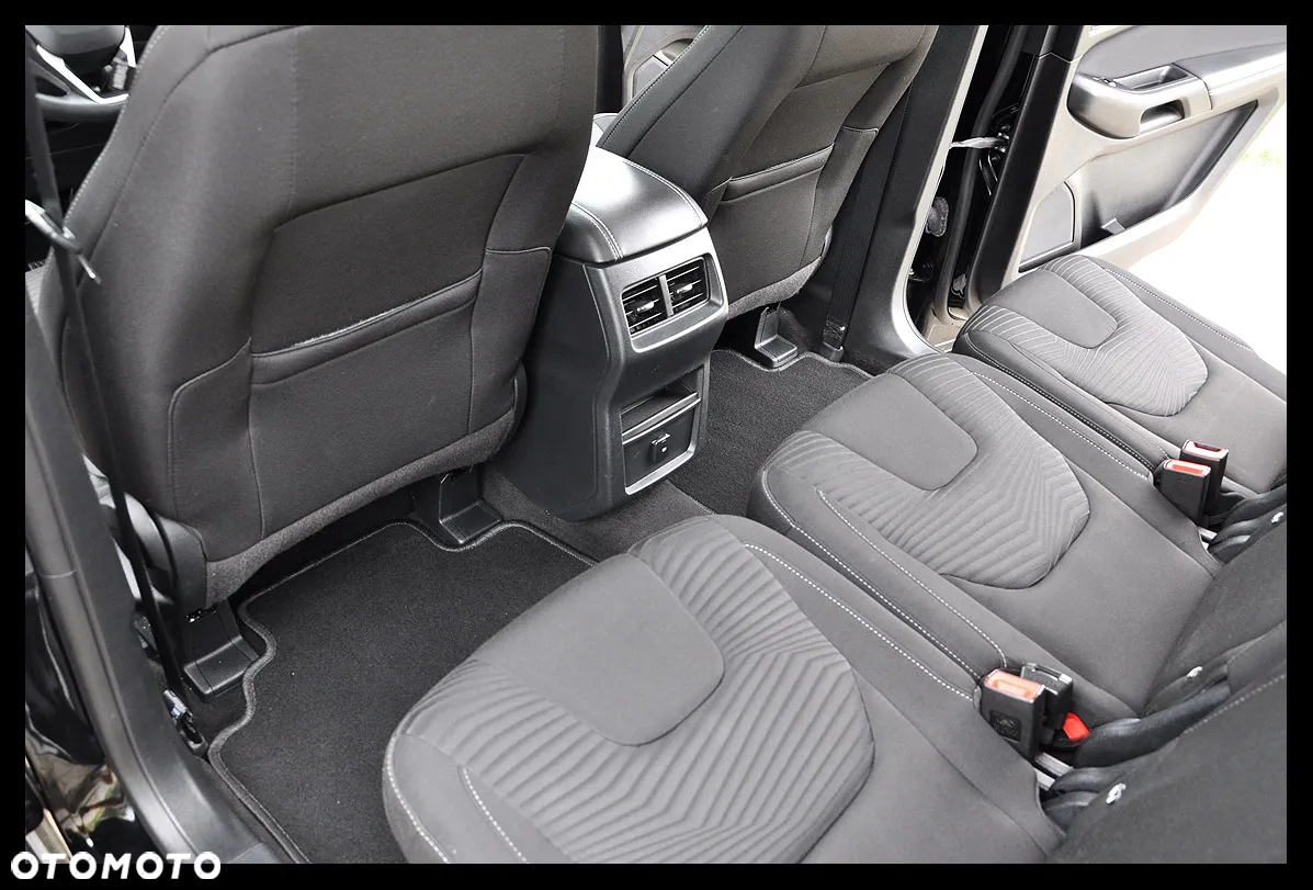 Ford S-Max 2.0 EcoBlue Titanium - 26