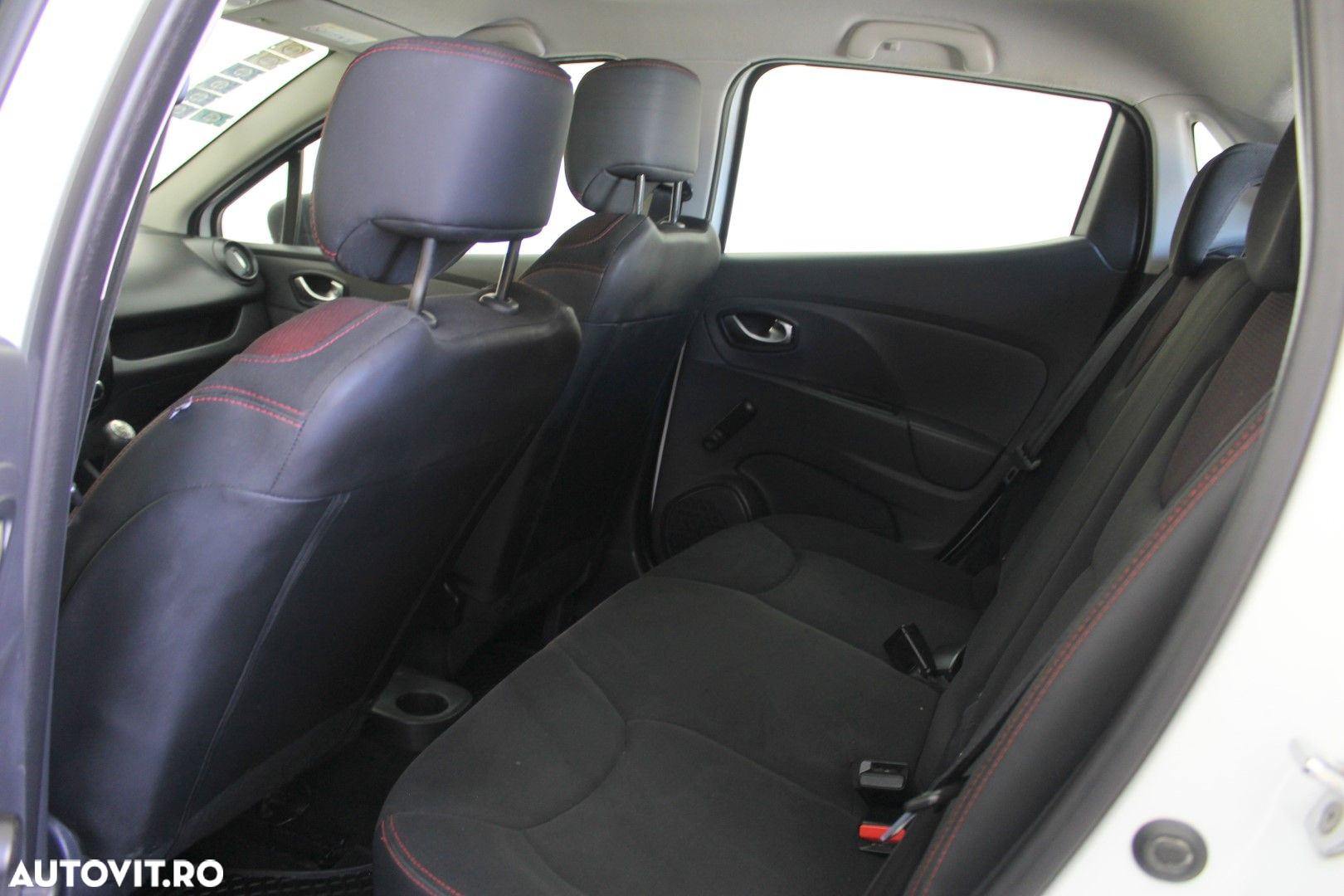 Renault Clio - 9