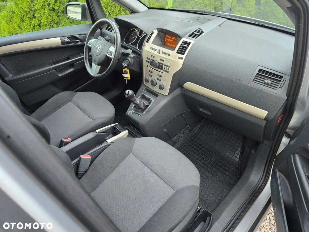 Opel Zafira 1.8 Cosmo - 21