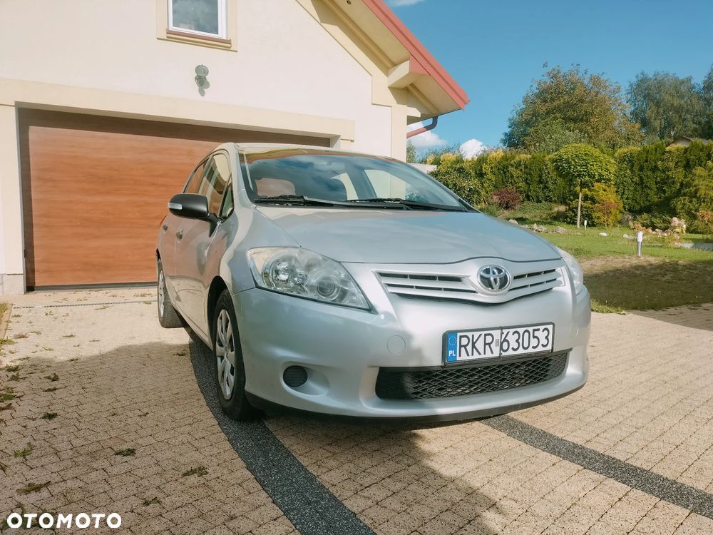 Toyota Auris - 5