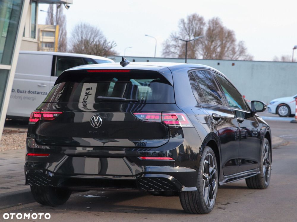 Volkswagen Golf - 6