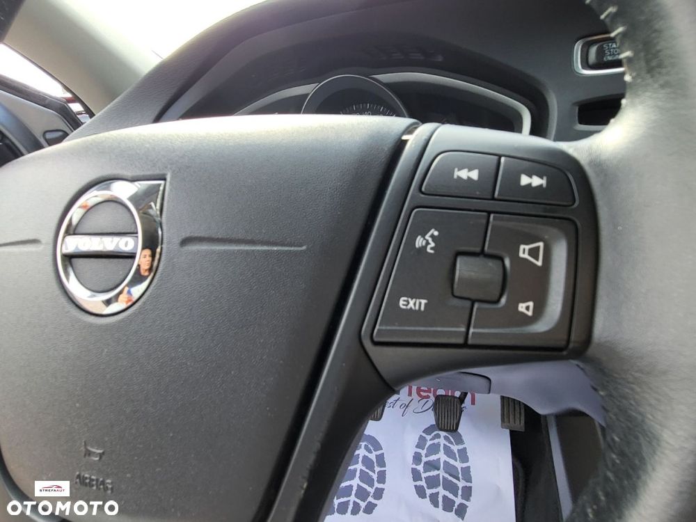 Volvo V40 Cross Country - 15