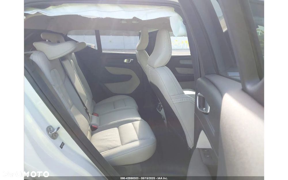 Volvo XC 40 B5 B AWD Ultimate Bright - 13