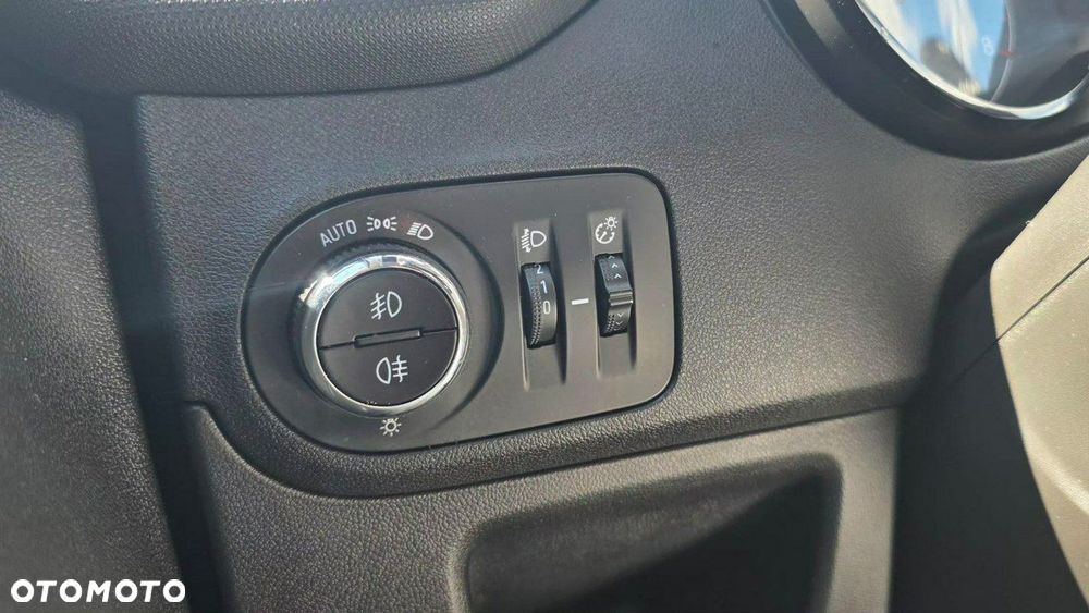 Opel Crossland X - 15