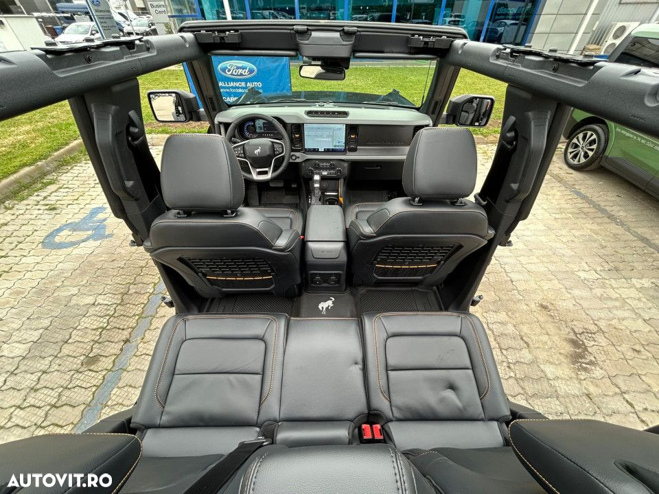 Ford Bronco - 27