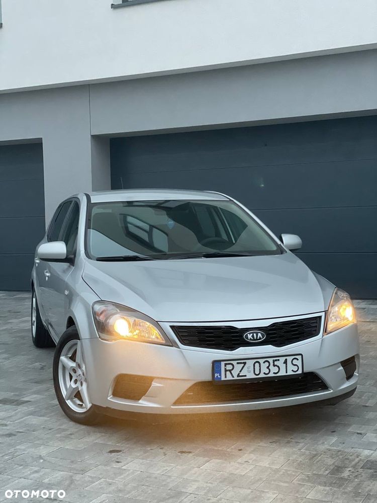 Kia Ceed 1.6 Crdi Comfort + - 1