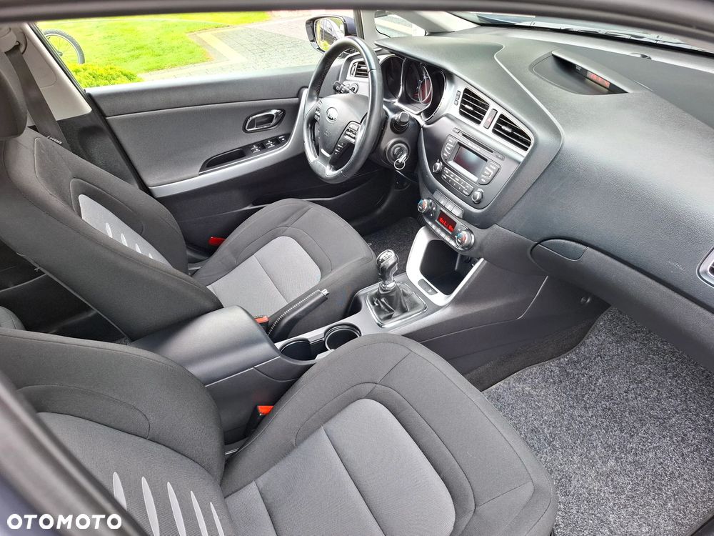 Kia Ceed 1.6 GDI Platinum Edition - 23
