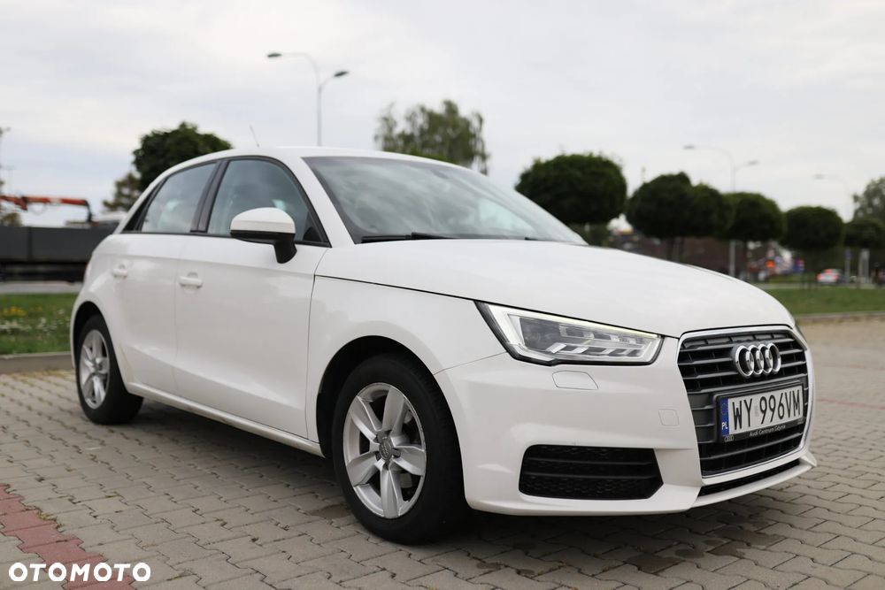 Audi A1 Sportback 1.0 TFSI S tronic - 3