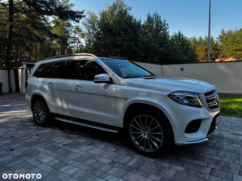 Mercedes-Benz GLS - 1