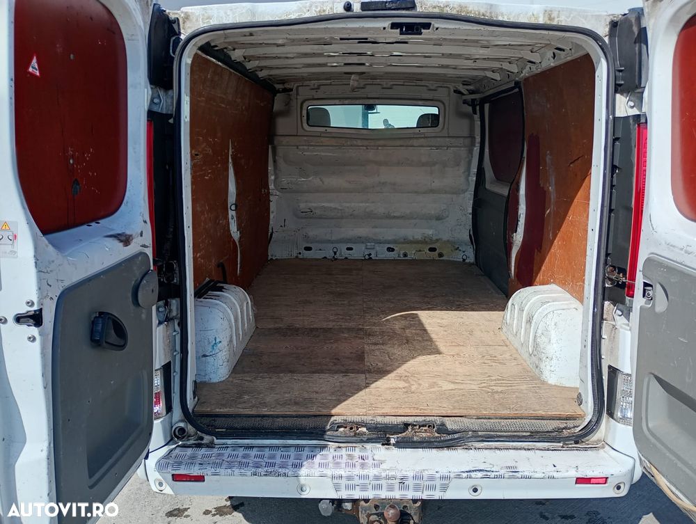 Opel Vivaro 2.5 CDTi - 8