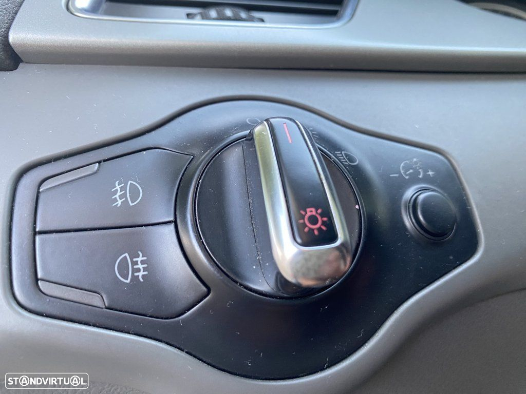 Audi A4 2.0 TDI Business Line Advance - 20