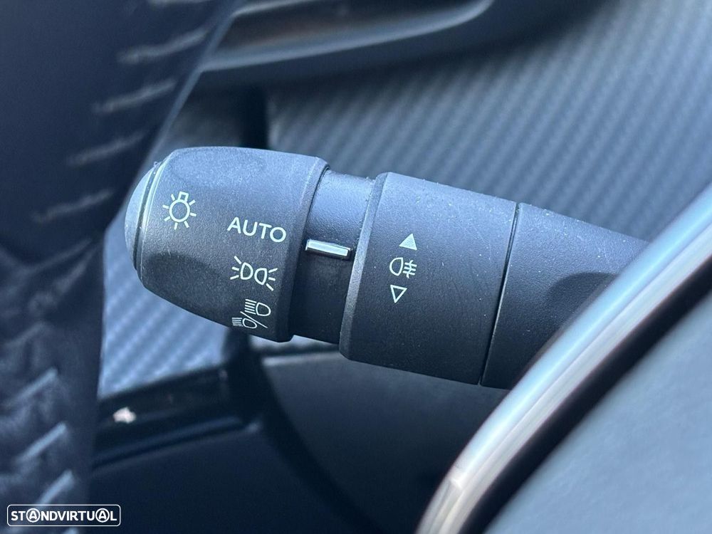 Peugeot 2008 1.2 PureTech Allure Pack - 16