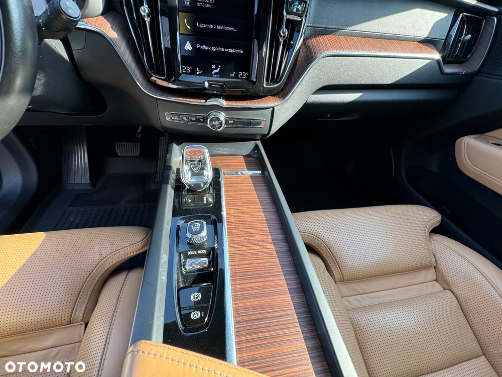 Volvo XC 60 T8 Plug-In Hybrid AWD Inscription - 26