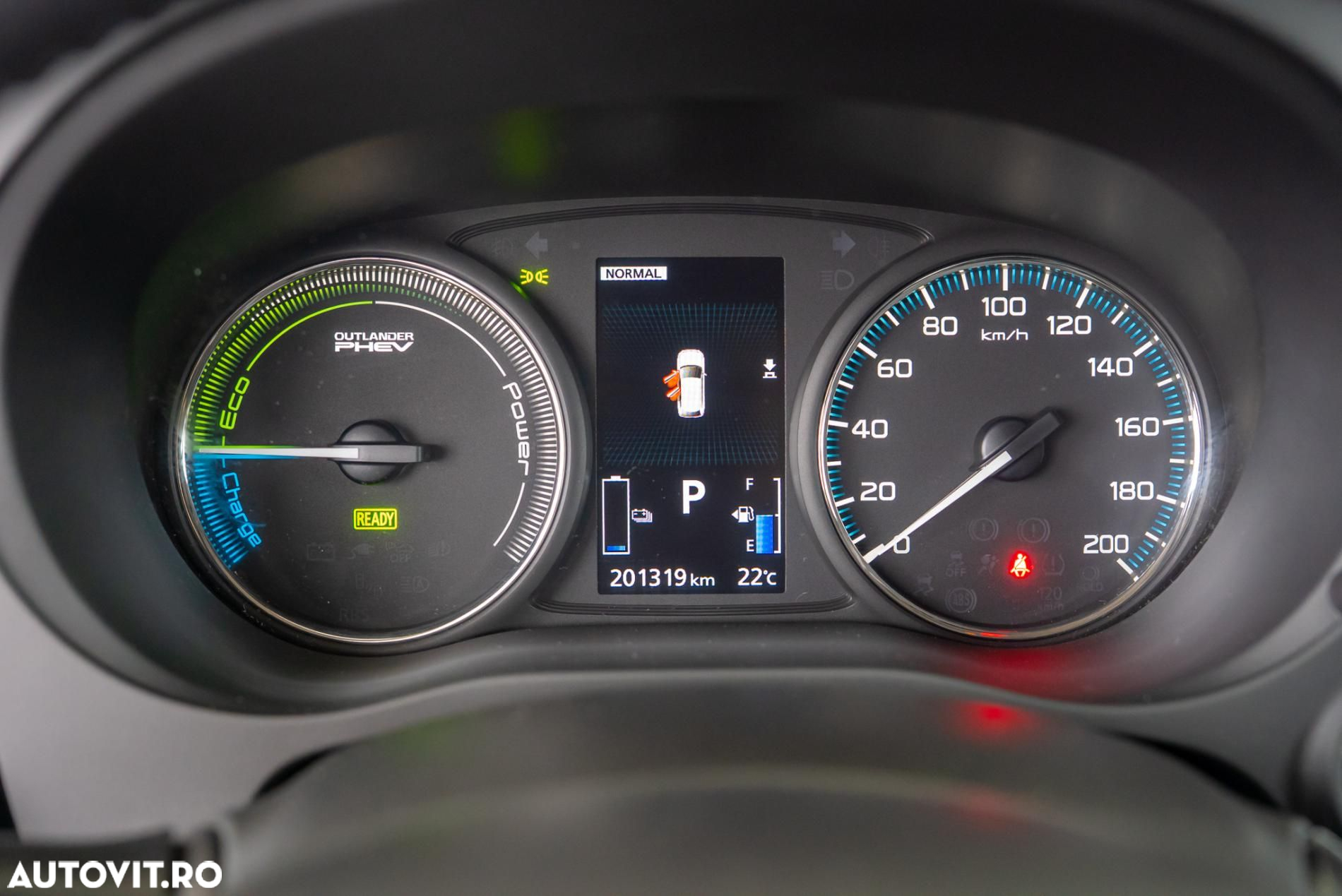 Mitsubishi Outlander 2.0 4WD Plug-In Hybrid Top - 14