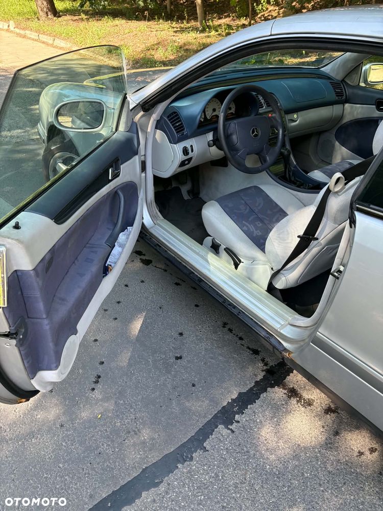 Mercedes-Benz CLK 200 - 4