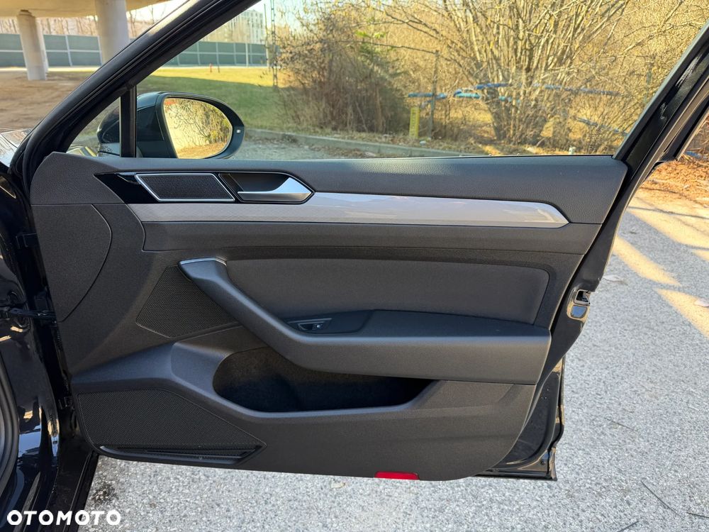 Volkswagen Passat 1.5 TSI EVO Business - 31