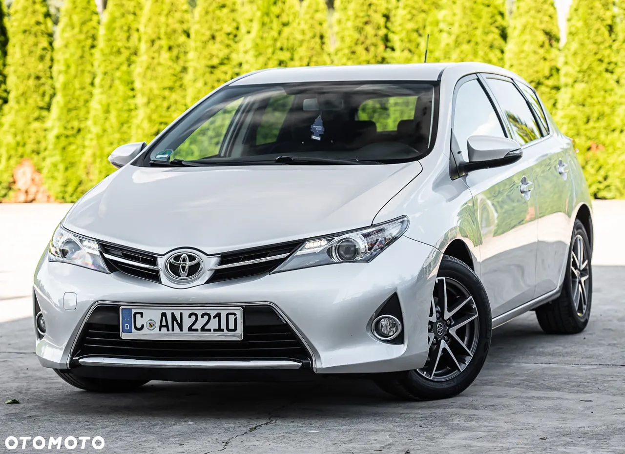 Toyota Auris 1.6 Premium Comfort - 5