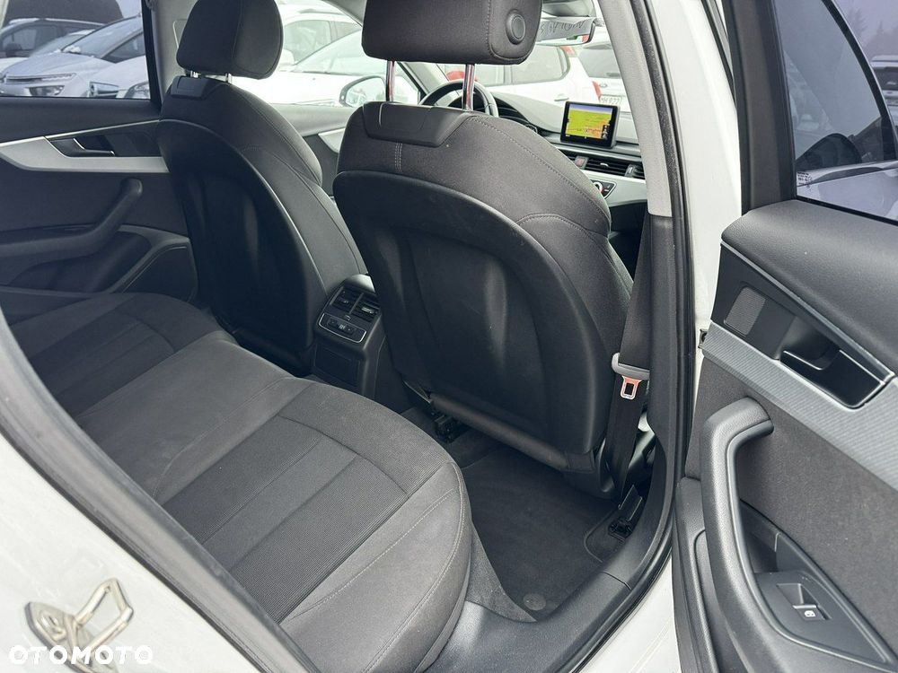 Audi A4 Limousine - 14