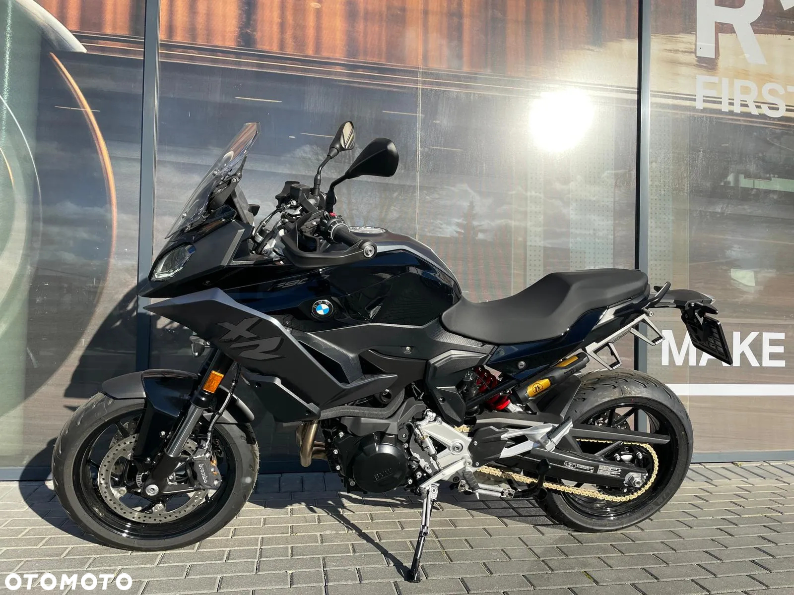 BMW F - 9