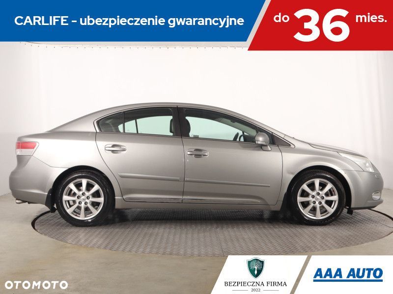 Toyota Avensis - 8