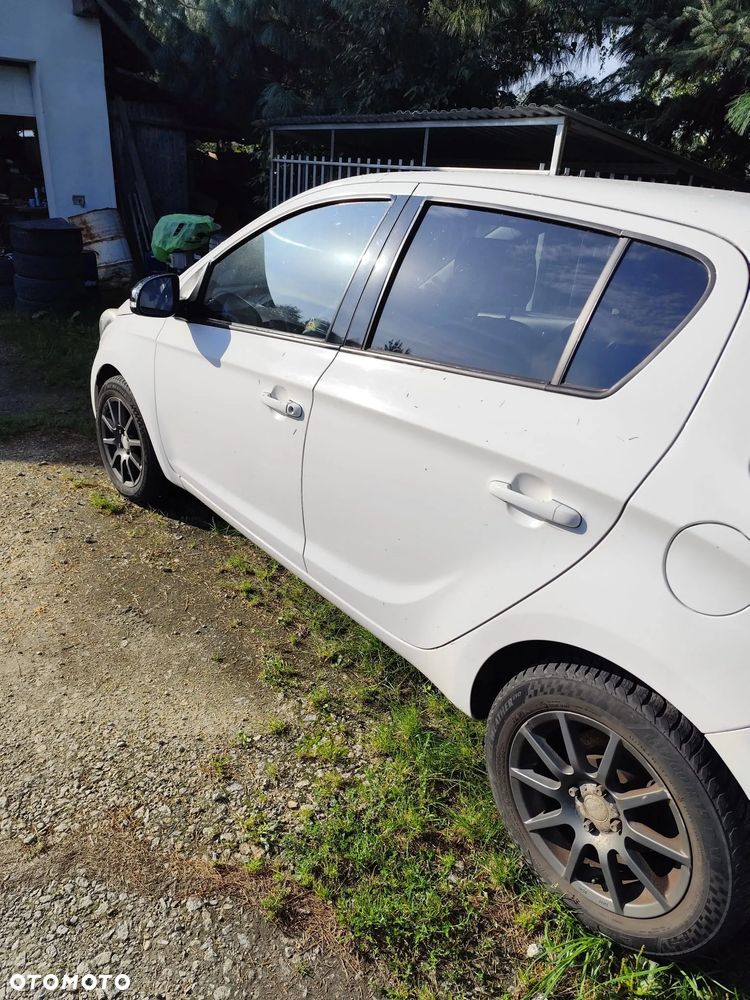 Hyundai i20 1.25 Wersja Jubileuszowa - 8