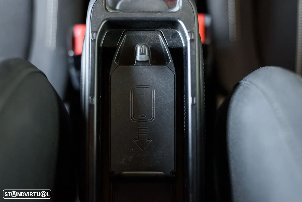 MINI 3 Portas Cooper D - 43