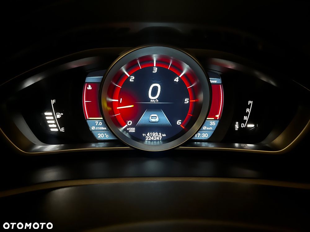 Volvo V40 D3 Summum - 29
