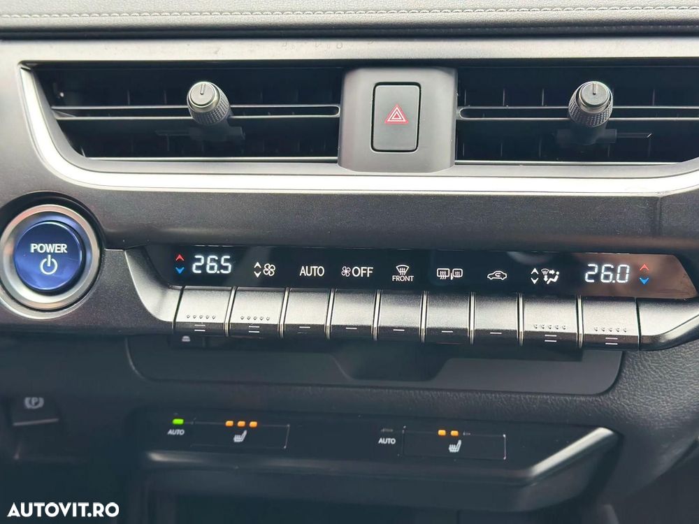 Lexus UX 250h Executive Line - 28