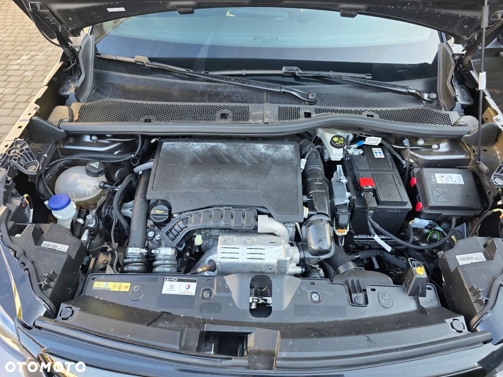 Peugeot 2008 PureTech 130 EAT8 GT - 33