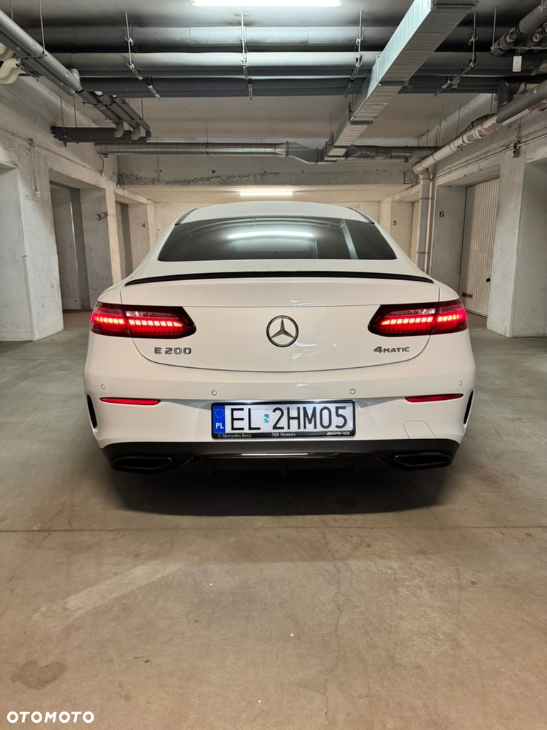 Mercedes-Benz Klasa E 200 Coupe 4-Matic 9G-TRONIC - 27