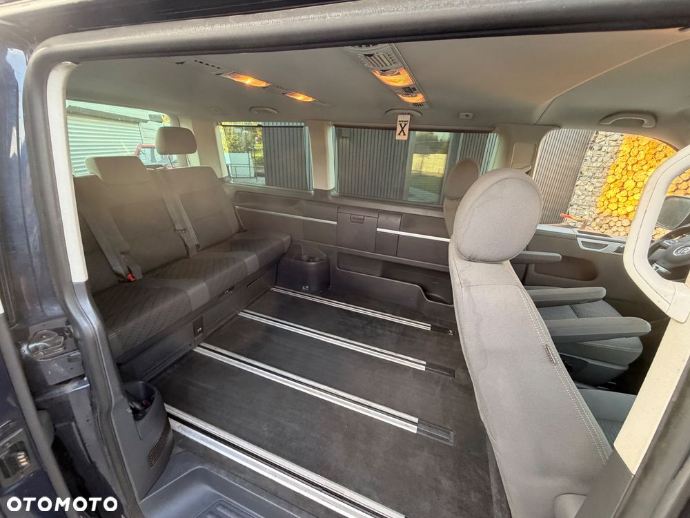 Volkswagen Multivan - 15