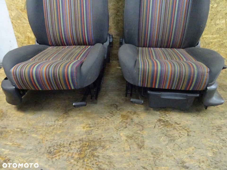 FOTEL FOTELE KANAPA VW FOX HB 3D NR322 - 4