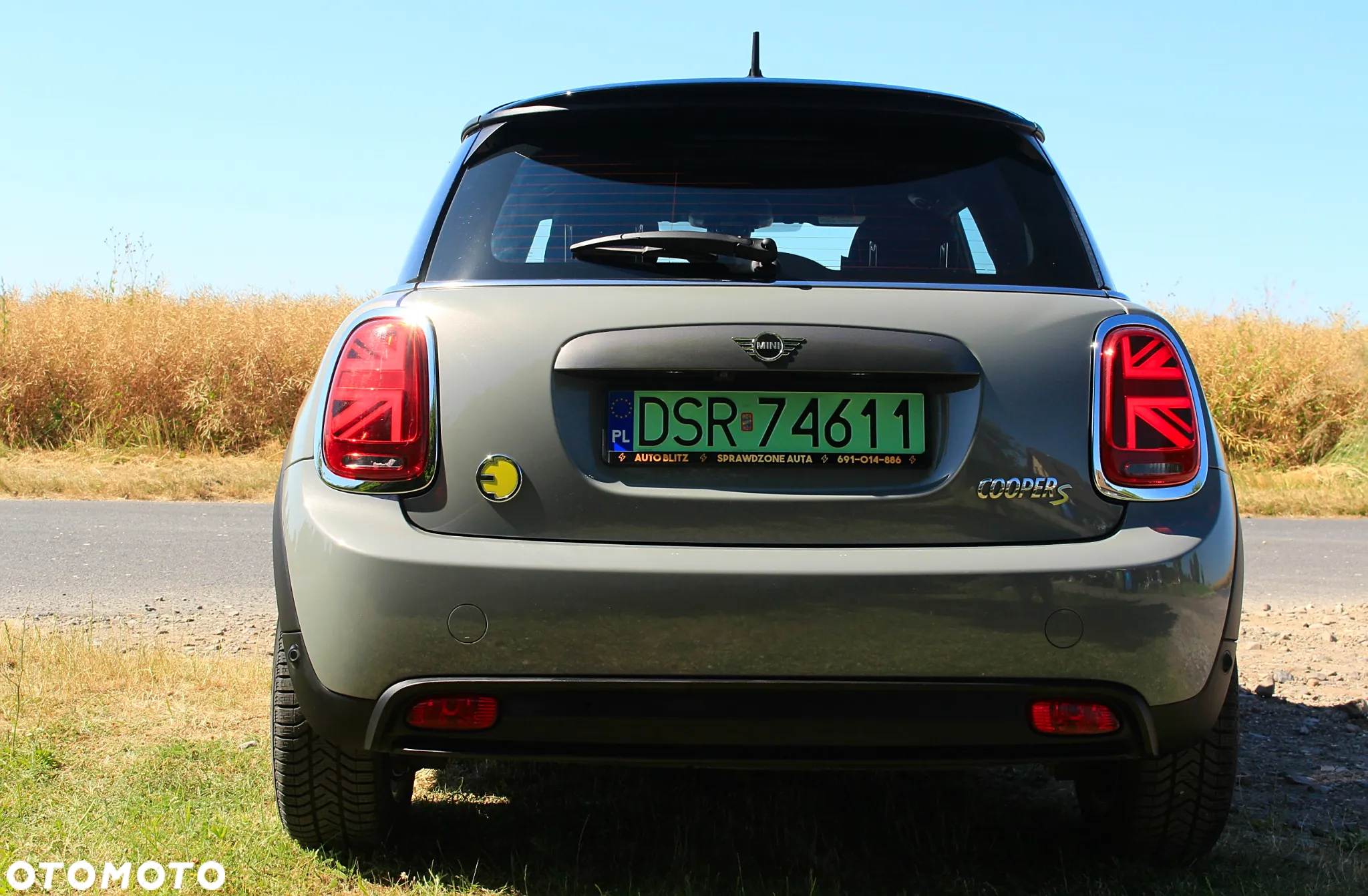 MINI Cooper SE Classic Trim - 17