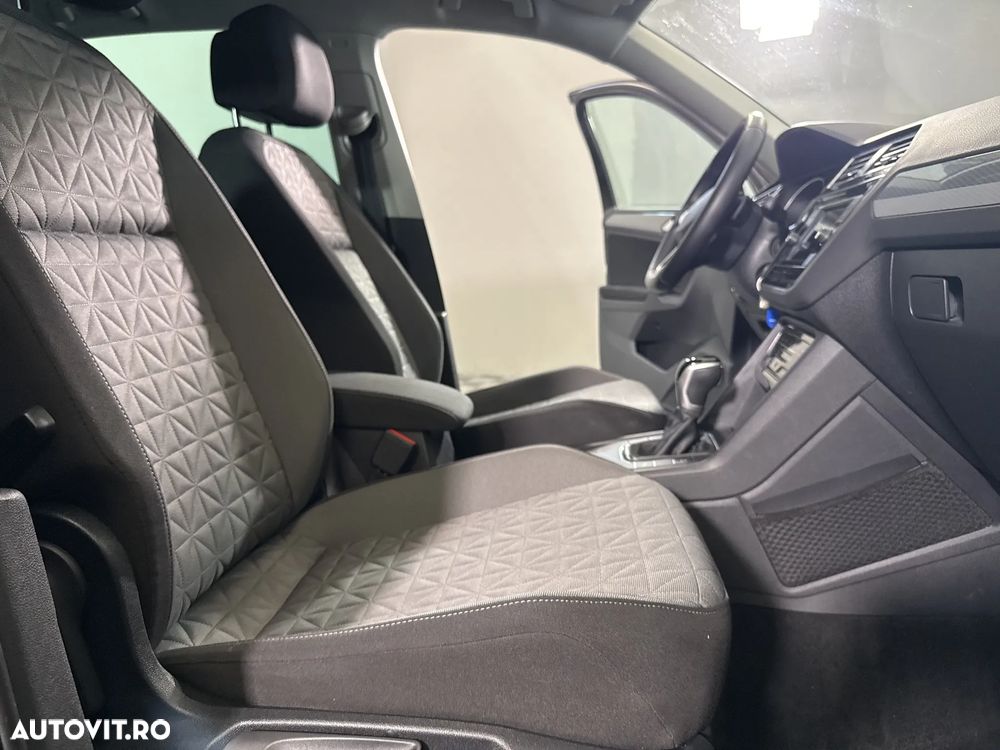 Volkswagen Tiguan - 12