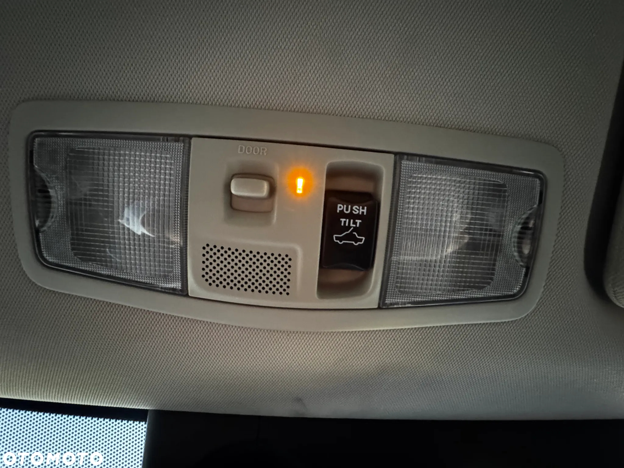 Mitsubishi Outlander 2.0 Instyle + 4WD CVT - 23