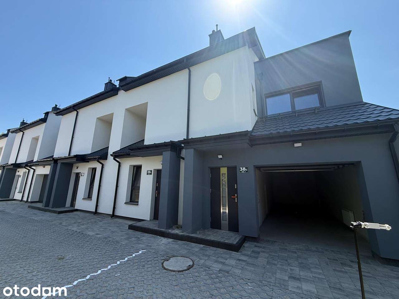 Bez MSWiA! Nowoczesny, 3-poziomowy segment 140m² z tarasem | Zielonka