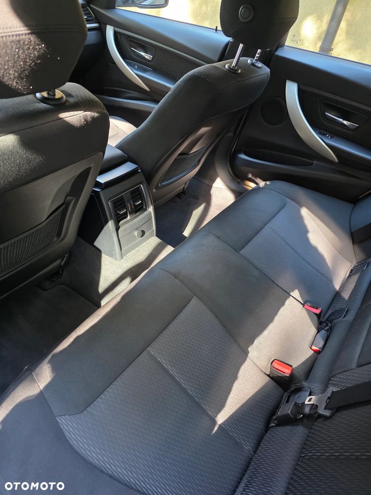 BMW Seria 3 316d - 9