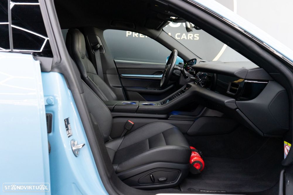 Porsche Taycan 4S - 42