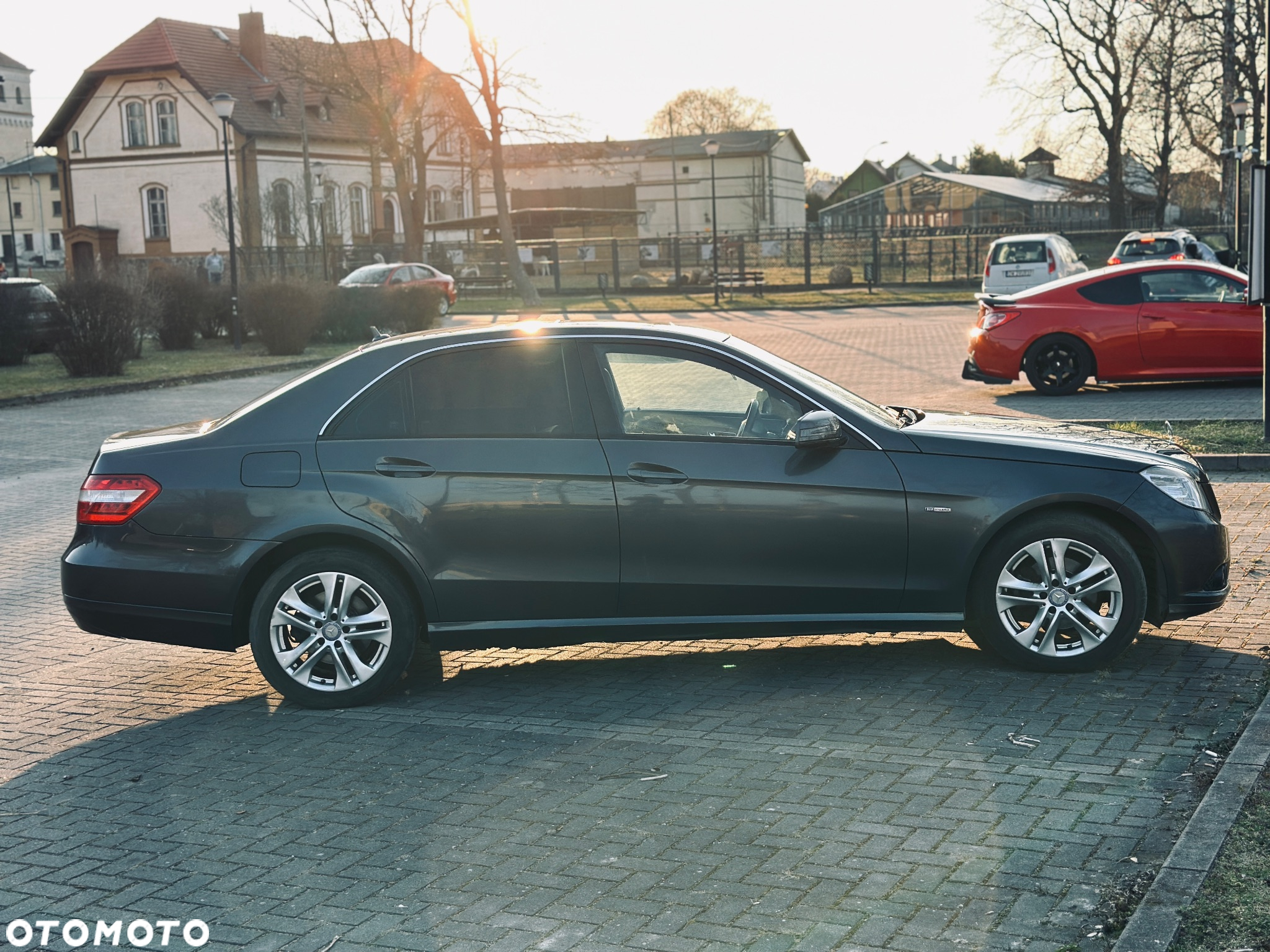 Mercedes-Benz Klasa E 220 T CDI DPF BlueEFFICIENCY Automatik - 7