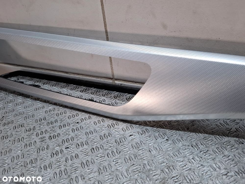 Dekor deski kokpitu Audi A4B9 Rok 2016 komplet - 3