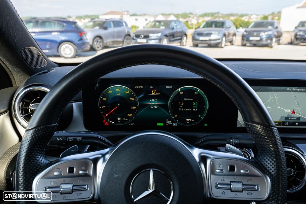 Mercedes-Benz A 250 e AMG Line - 18