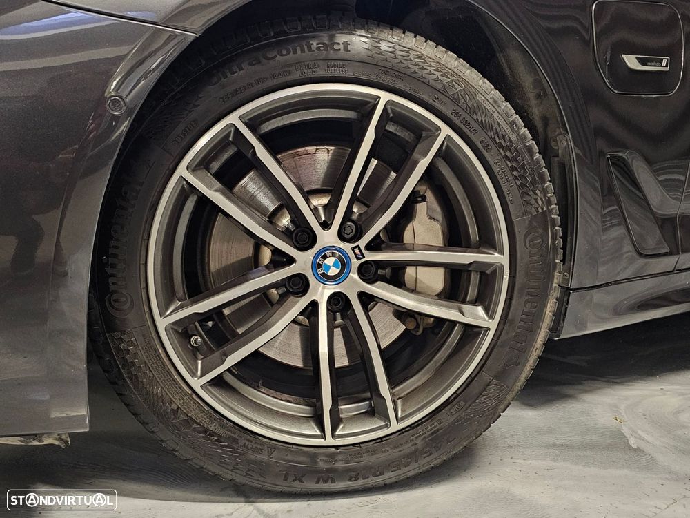 BMW 530 e Pack Desportivo M - 33