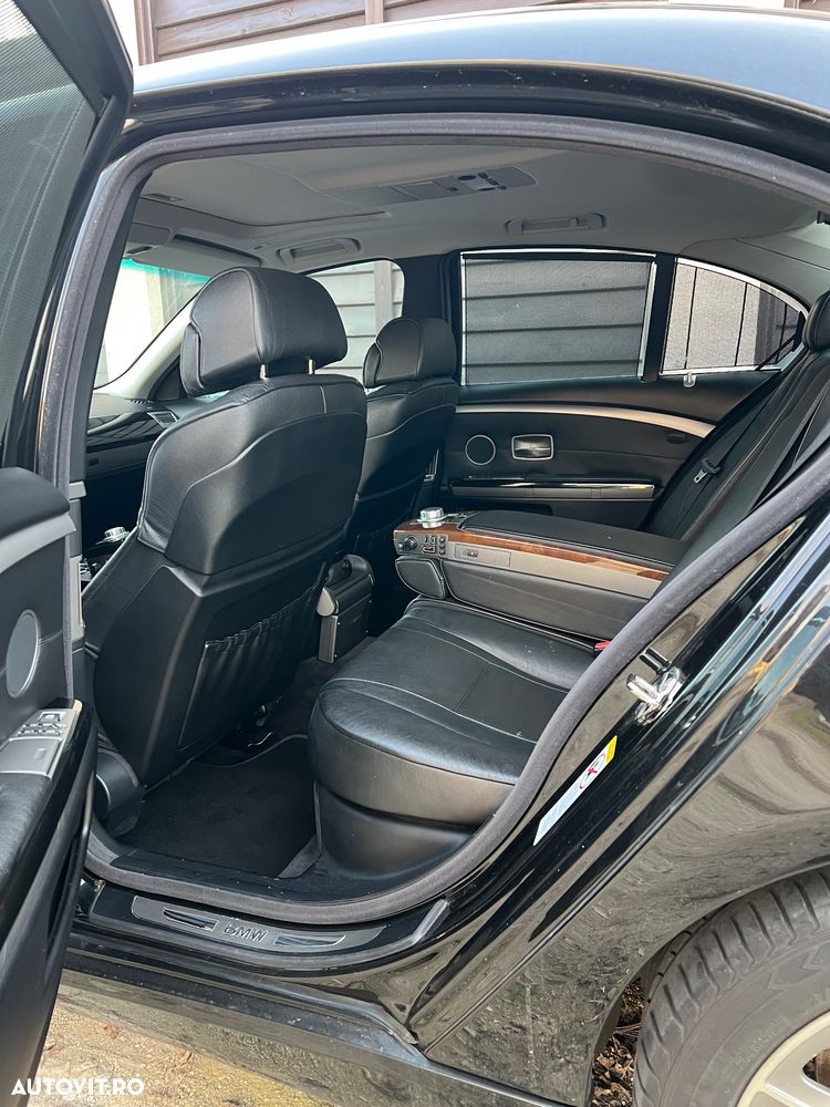 BMW Seria 7 740i A - 29